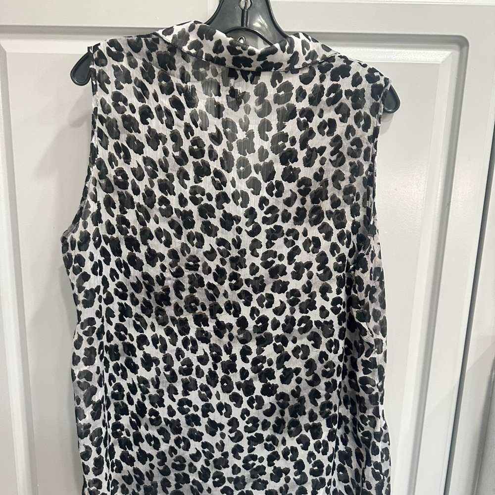 Torrid Black & Gray Sleeveless Leopard Print Sheer V Neck Tunic Top Sz 1 - Picture 3 of 8